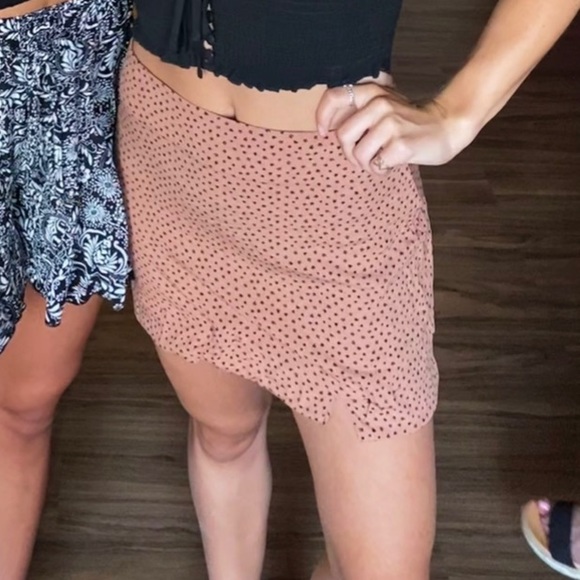 LA Hearts tan mini skirt with black pattern - Picture 2 of 6